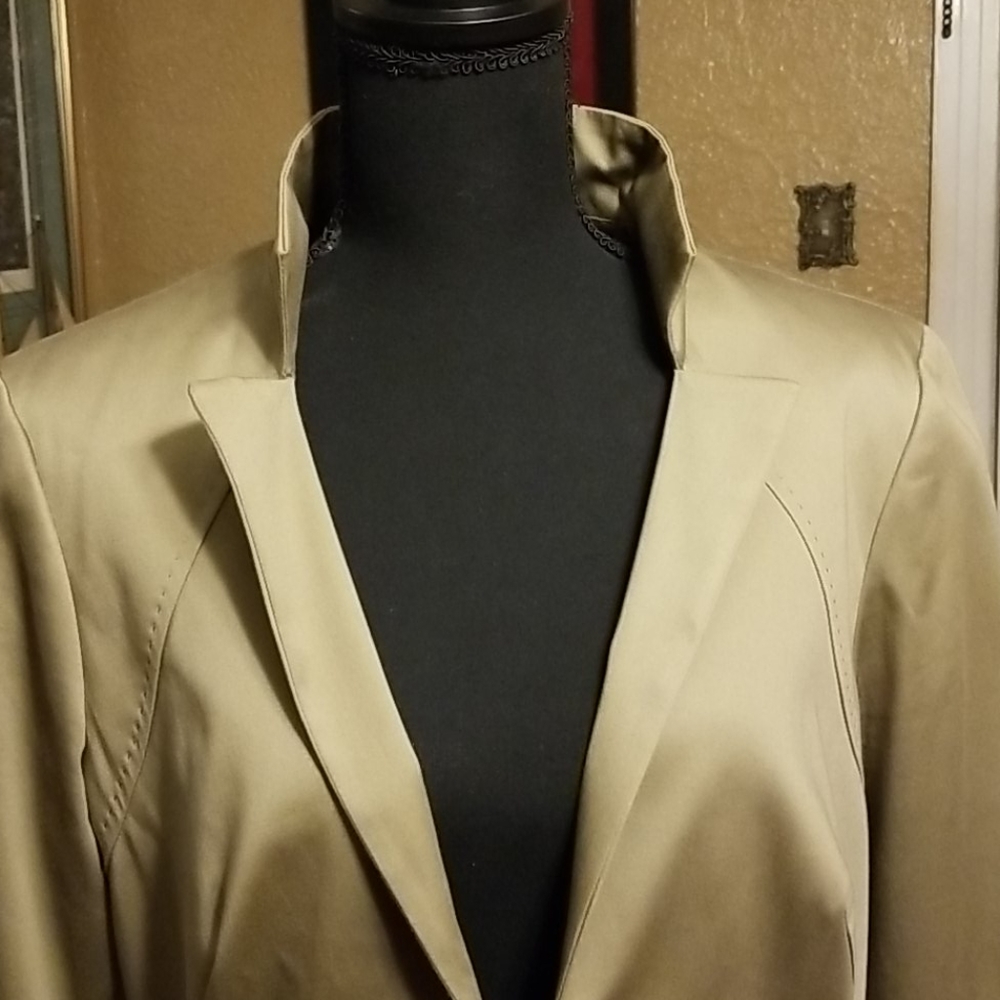 Jacket - Picture 4 of 4